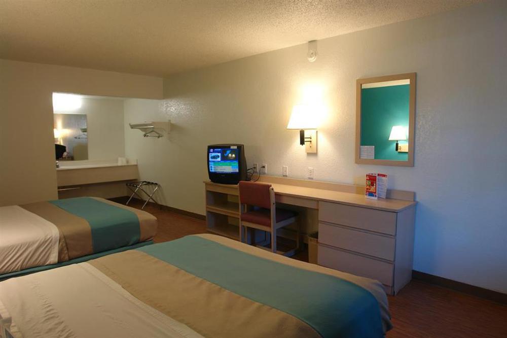 Hotel 6 Houston, Tx - Medical Center - Nrg Stadium