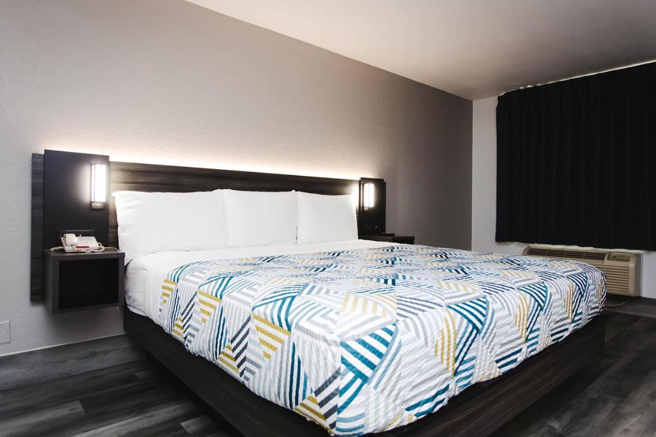 6 Houston, Tx - Medical Center - Nrg Stadium Hotel