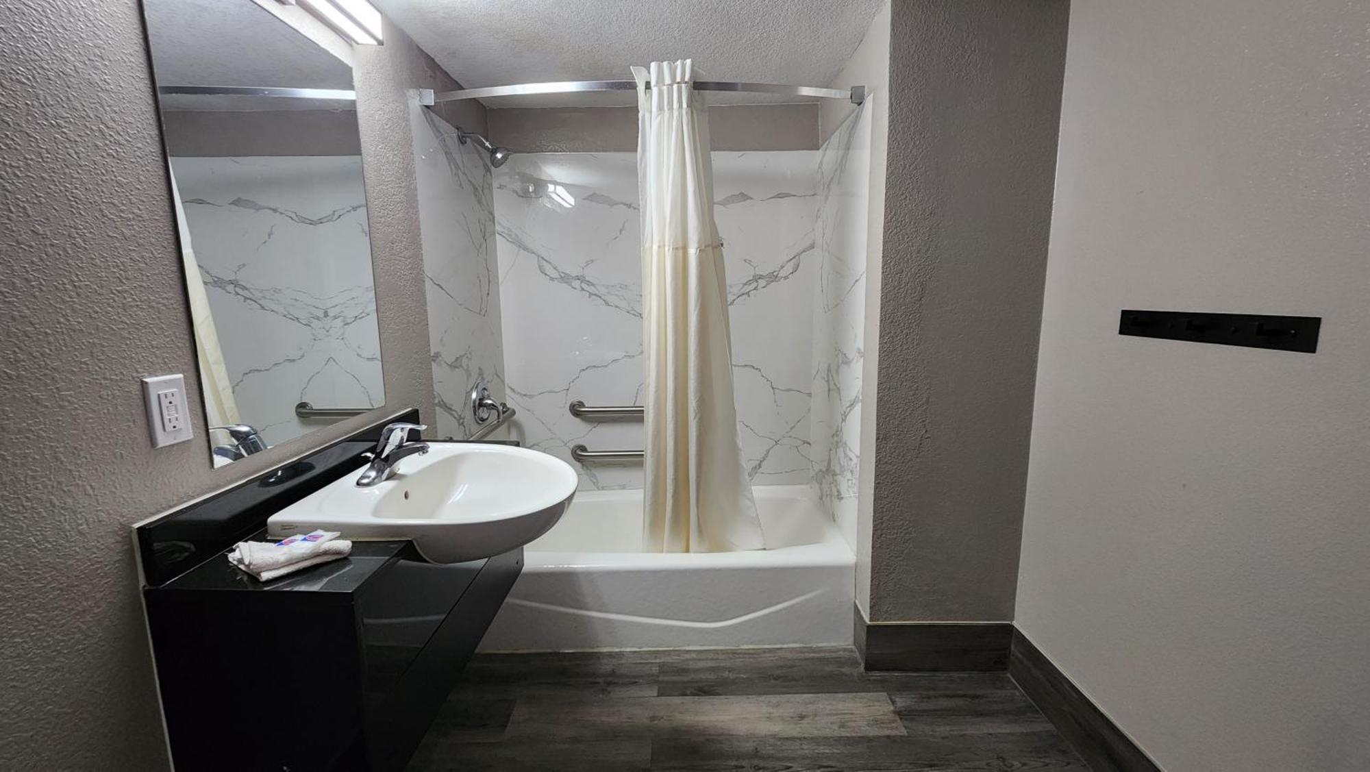 Hotel 6 Houston, Tx - Medical Center - Nrg Stadium Houston