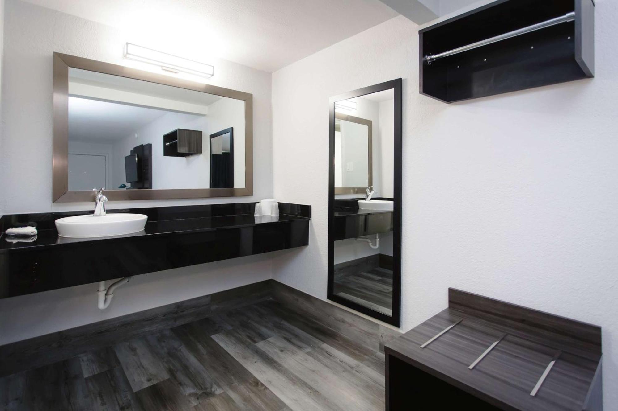 6 Houston, Tx - Medical Center - Nrg Stadium Houston