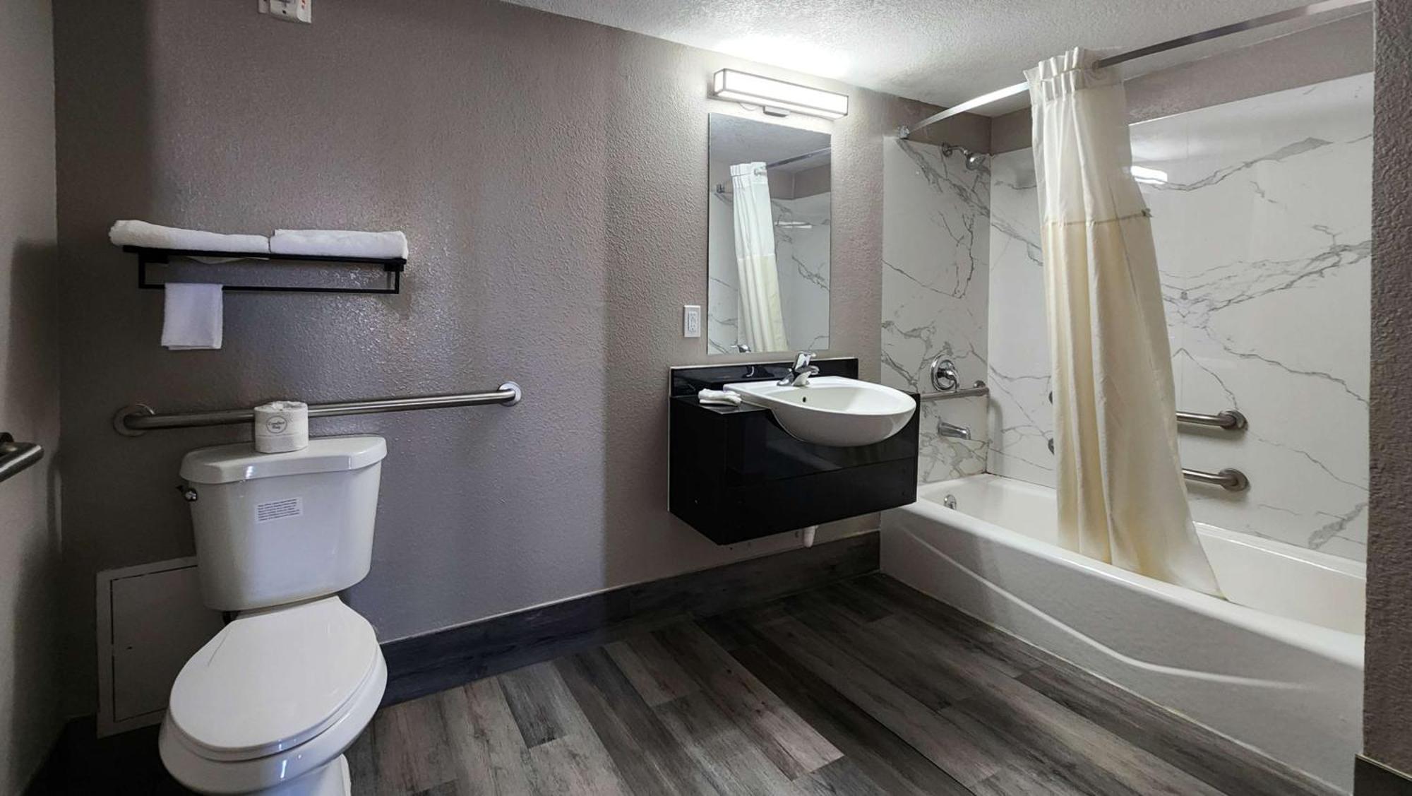 Hotel 6 Houston, Tx - Medical Center - Nrg Stadium Houston