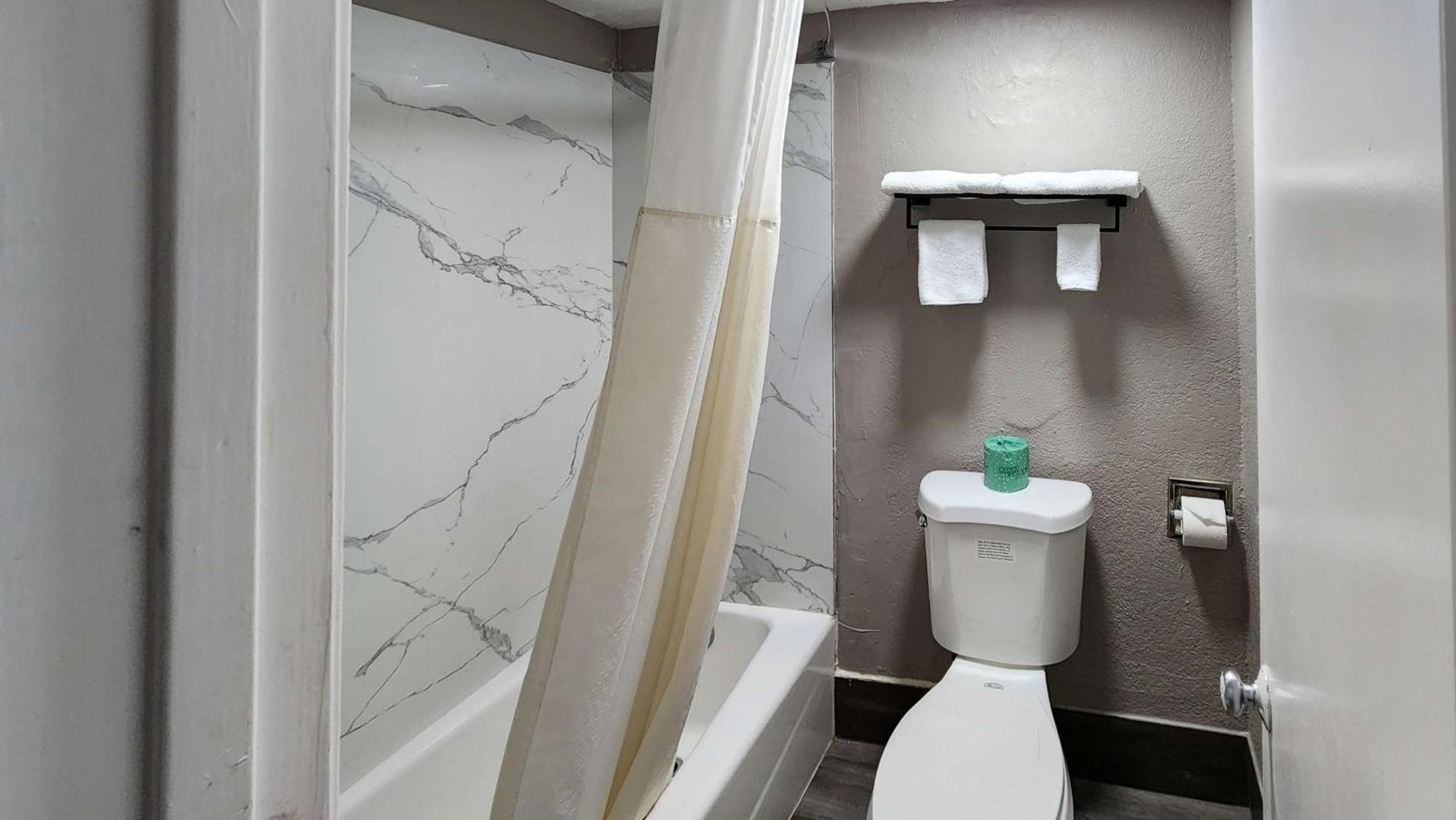 Hotel 6 Houston, Tx - Medical Center - Nrg Stadium