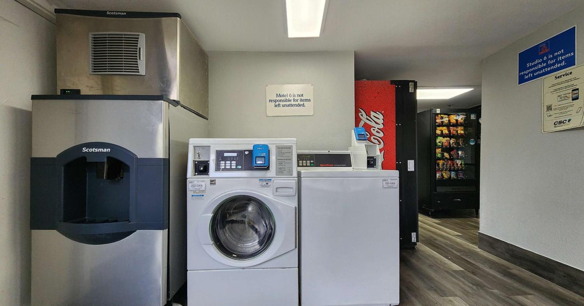 Hotel 6 Houston, Tx - Medical Center - Nrg Stadium 2*