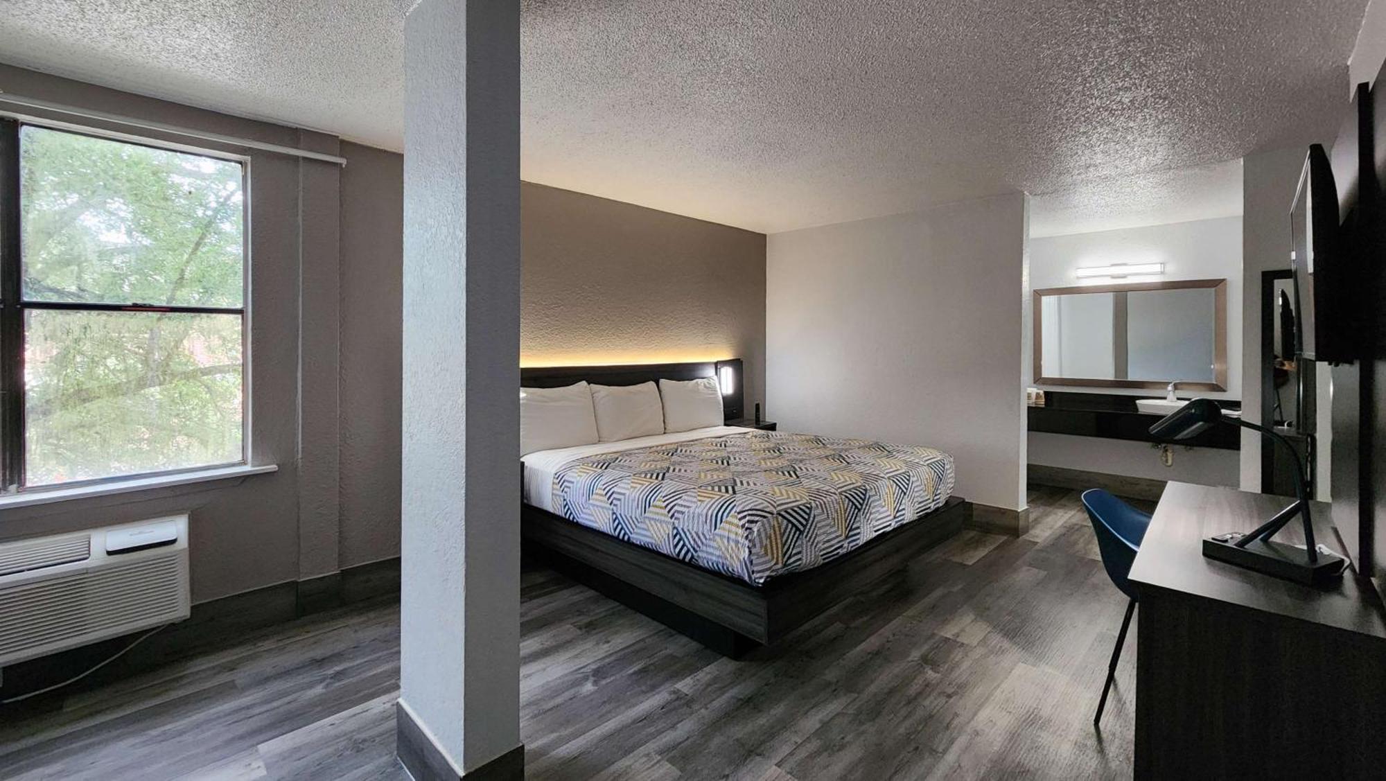 6 Houston, Tx - Medical Center - Nrg Stadium Hotel